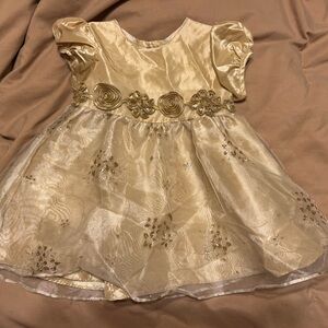 Beautiful dress for a little princess! 12 months